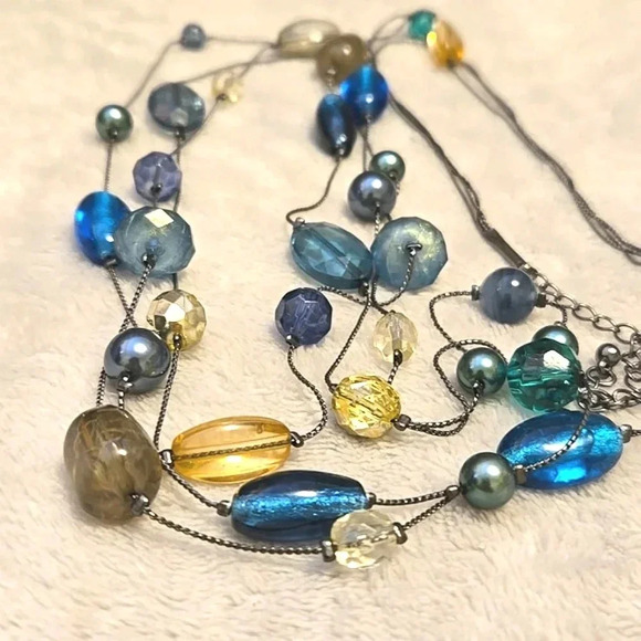 #391 Lia Sophia Bead Necklace - Picture 3 of 4